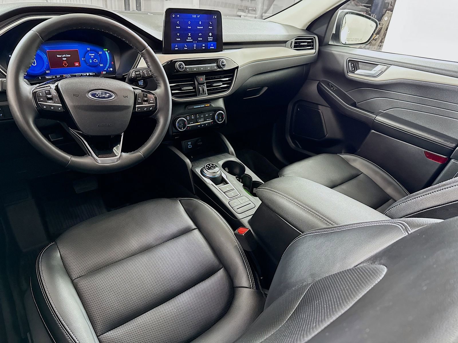 Used 2022 Ford Escape SEL w/ Technology Package image 18