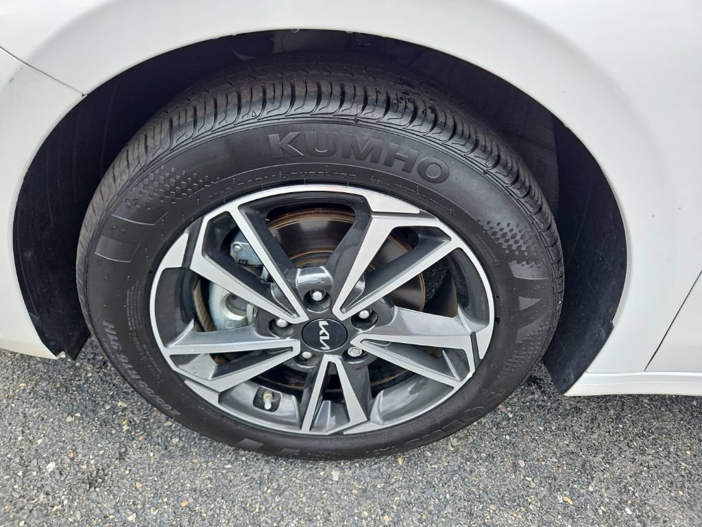 Used 2024 Kia Forte LXS w/ LXS Technology Package FWD image 27