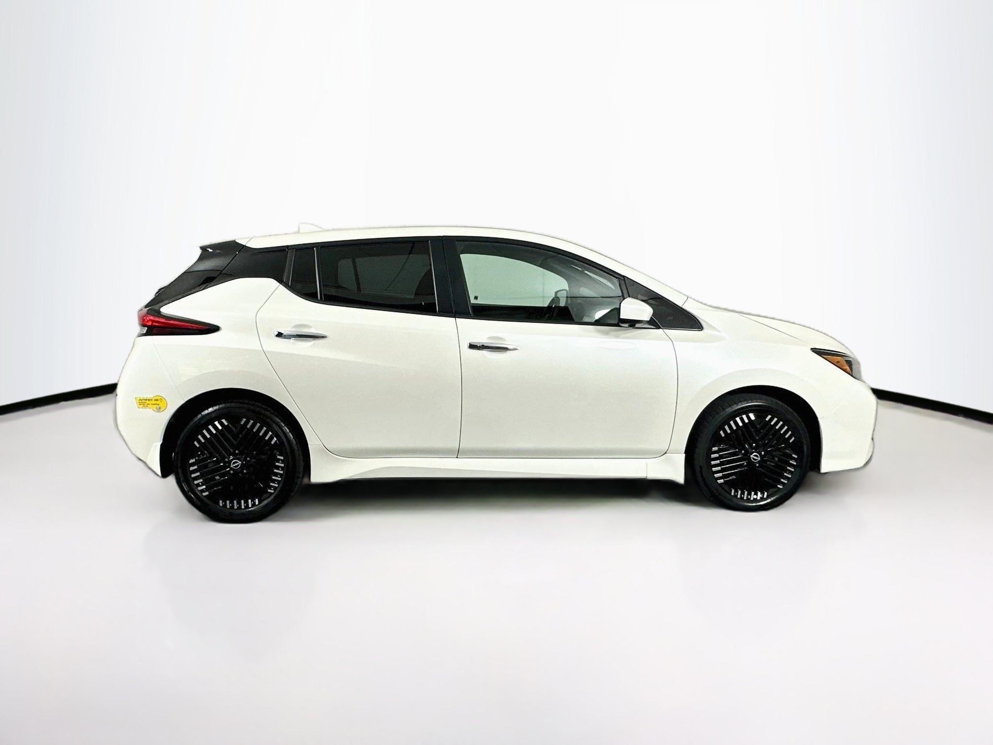 Used 2023 Nissan Leaf SV Plus FWD image 10