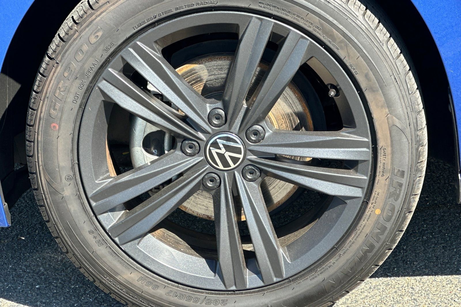 Used 2024 Volkswagen Jetta SE w/ Panoramic Sunroof Package image 25