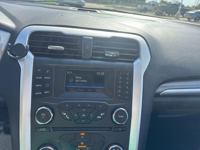 Used 2016 Ford Fusion SE FWD image 32