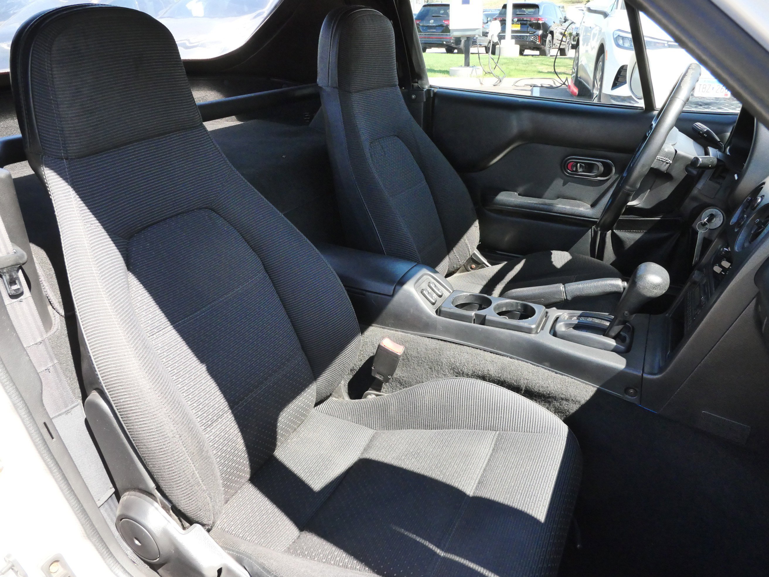 Used 1997 MAZDA MX-5 Miata RWD image 12