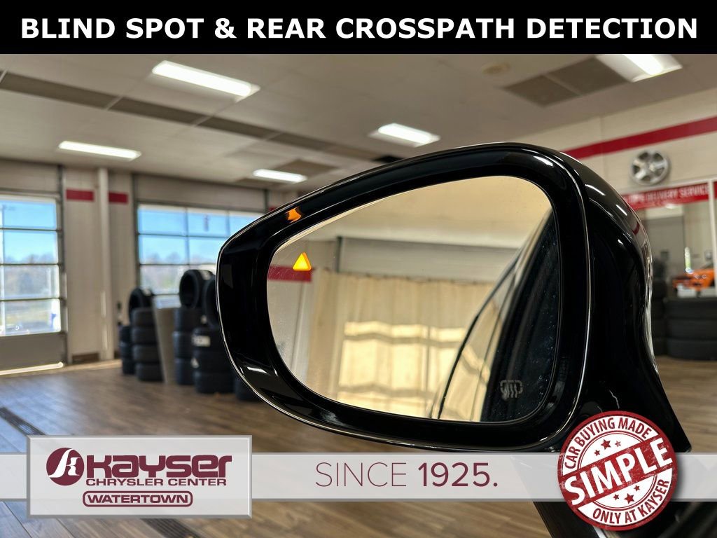 New 2026 Chrysler Pacifica Select w/ S Appearance Package image 8