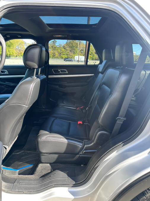 Used 2016 Ford Explorer XLT w/ Equipment Group 202A image 27