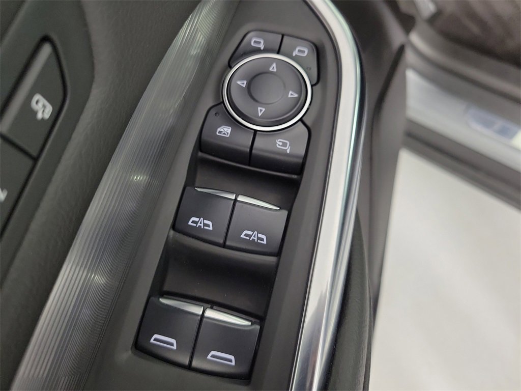 Certified 2025 Cadillac XT4 Premium Luxury image 19