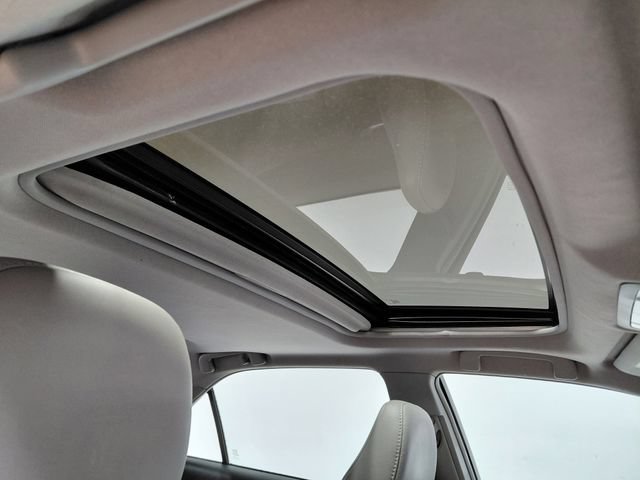 Used 2012 Toyota Camry XLE FWD image 4