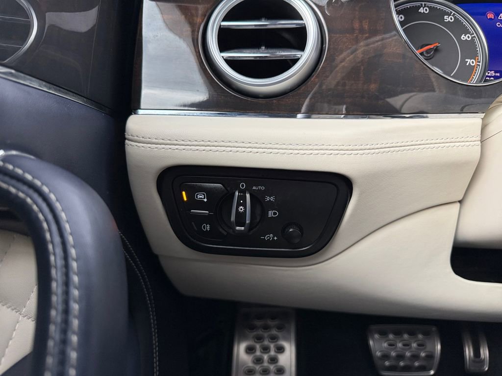 Used 2019 Bentley Bentayga AWD/4WD image 5
