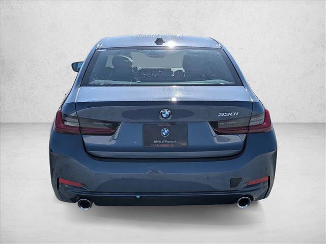 Used 2025 BMW 330i Sedan w/ Convenience Package RWD image 8
