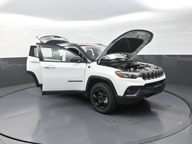 Used 2023 Jeep Compass Trailhawk w/ Trailhawk Convenience Group AWD/4WD image 29