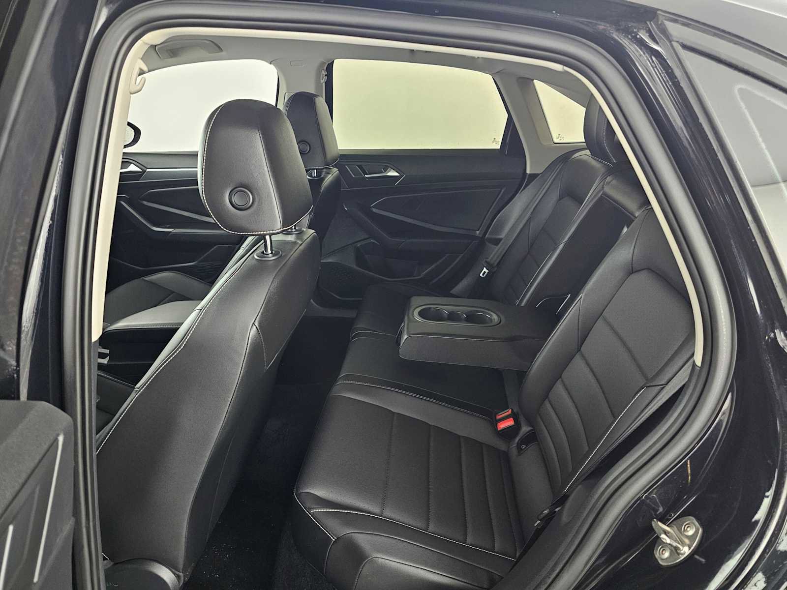 Used 2022 Volkswagen Jetta SE image 16