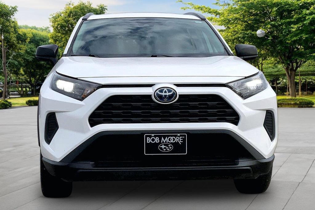 Used 2021 Toyota RAV4 LE AWD/4WD image 2