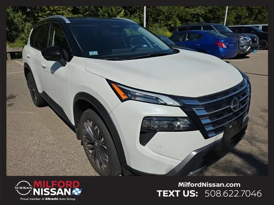 Used 2025 Nissan Rogue SL w/ Tech Package AWD/4WD image 7