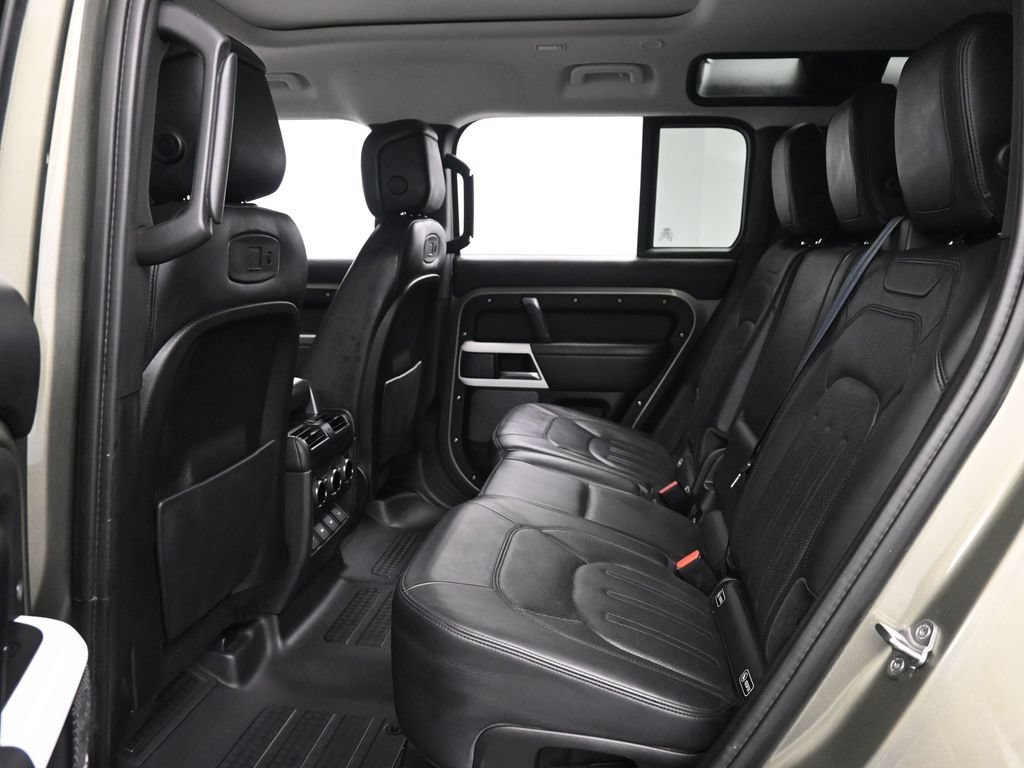Used 2020 Land Rover Defender 110 HSE AWD/4WD image 13