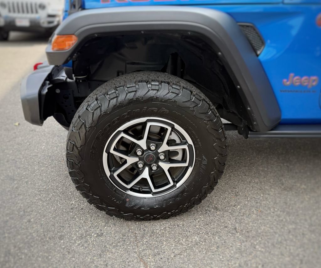 Used 2025 Jeep Wrangler Unlimited Rubicon w/ Safety Group AWD/4WD image 18