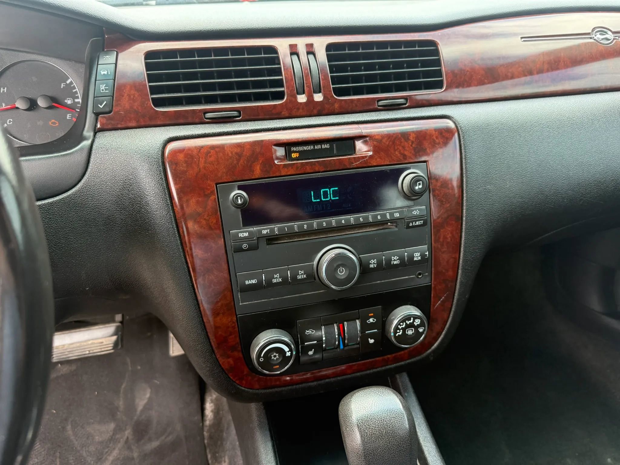 Used 2007 Chevrolet Impala LT w/ Luxury Edition Package FWD image 19