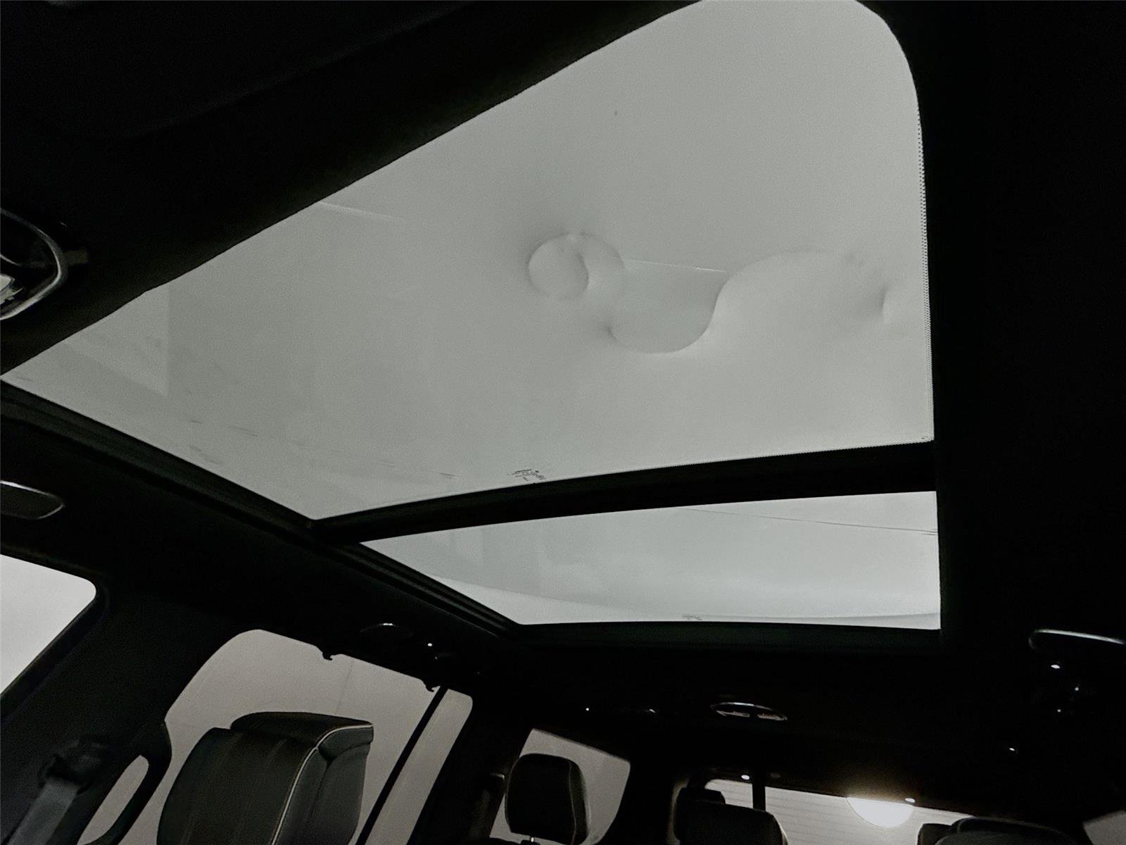 Used 2023 Jeep Grand Wagoneer Series III image 14