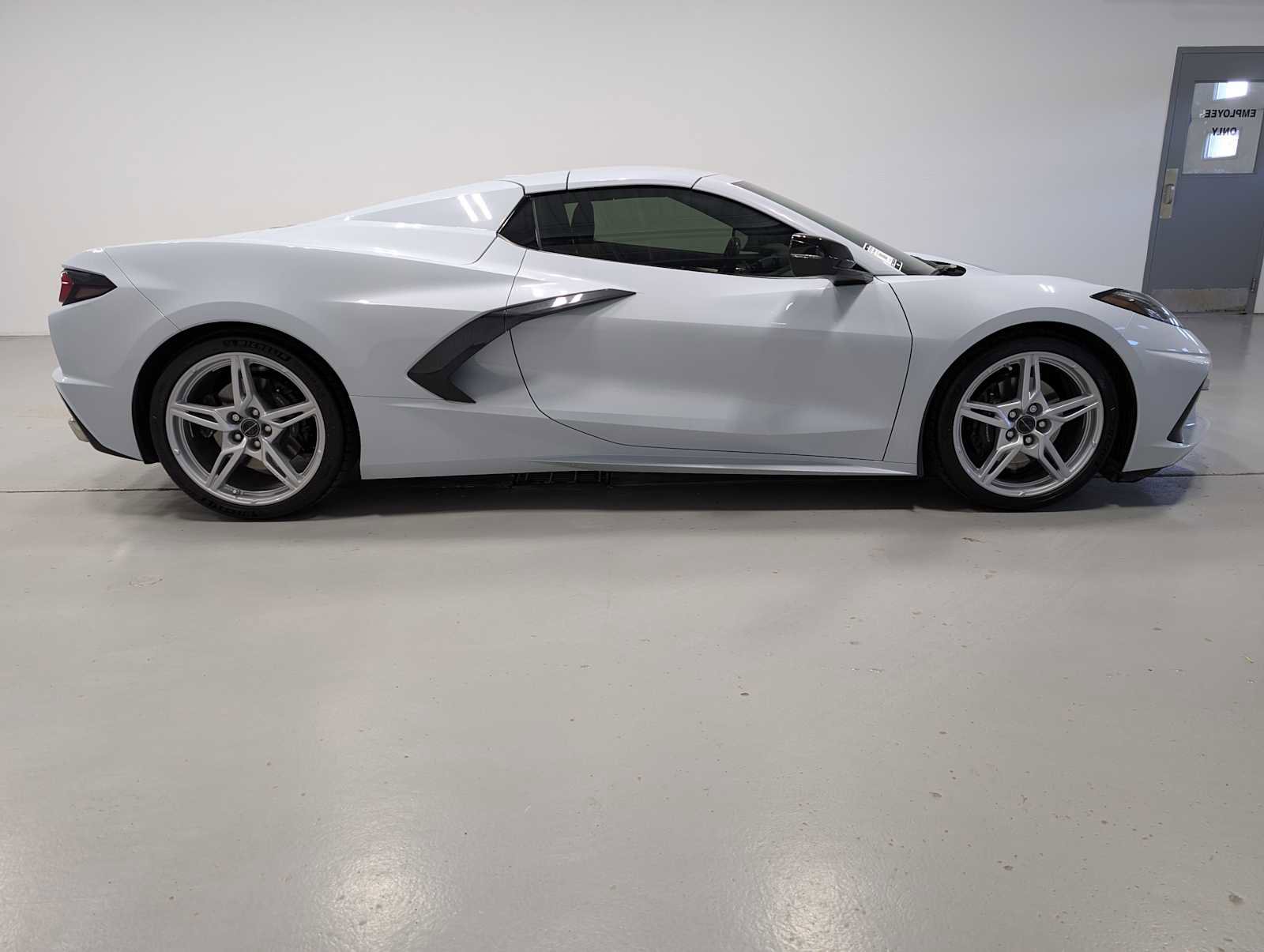 Used 2022 Chevrolet Corvette Stingray Premium Conv w/ Battery Protection Package image 8