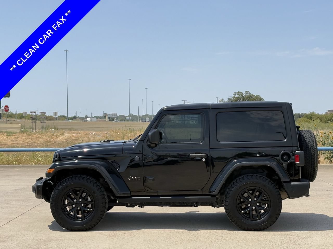 Used 2023 Jeep Wrangler Sport AWD/4WD image 3