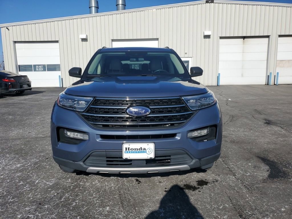 Used 2021 Ford Explorer XLT w/ Equipment Group 202A image 2