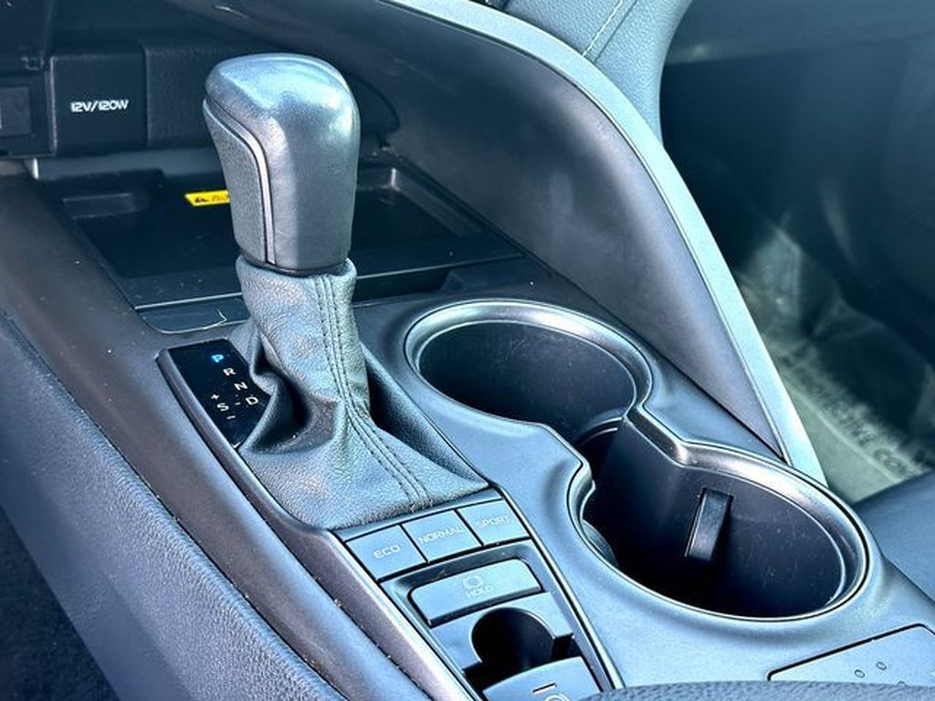 Certified 2022 Toyota Camry XSE FWD image 17