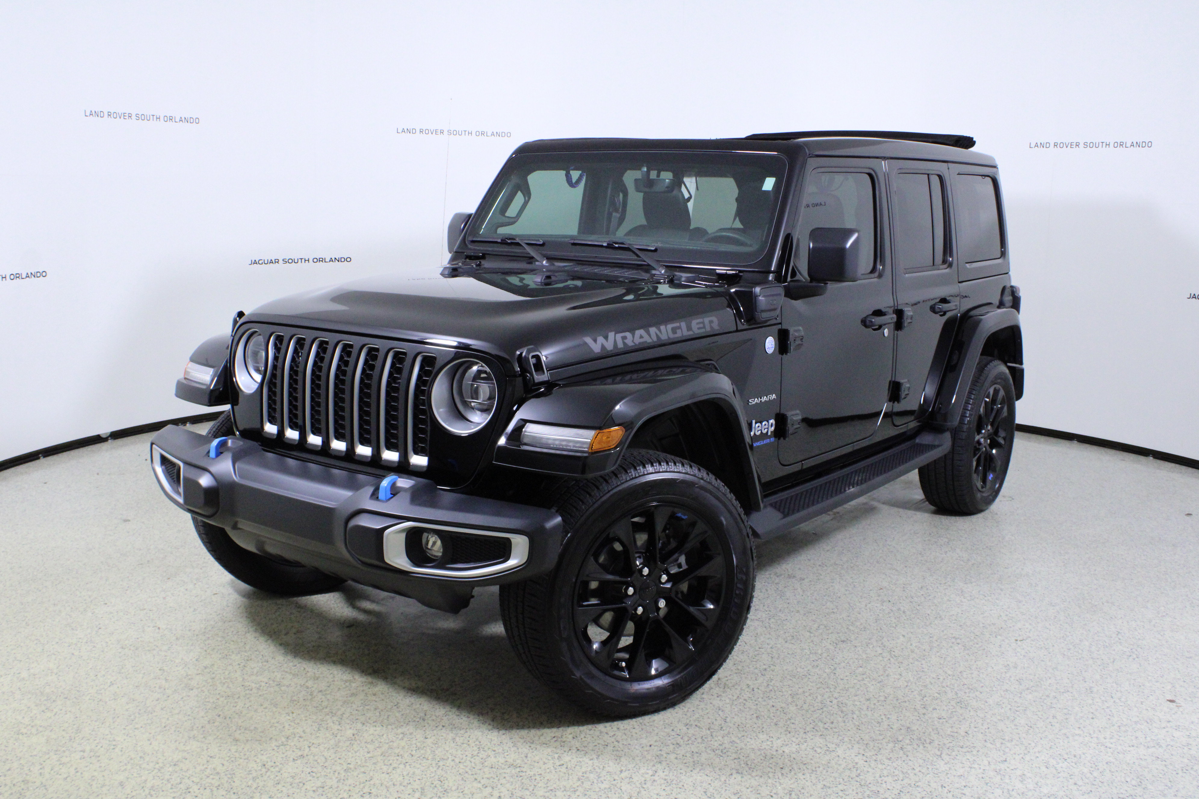 Used 2023 Jeep Wrangler Sahara w/ Cold Weather Group image 1