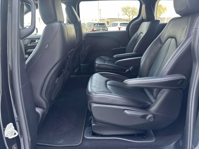 Used 2022 Chrysler Pacifica Touring-L w/ S Appearance Package FWD image 57
