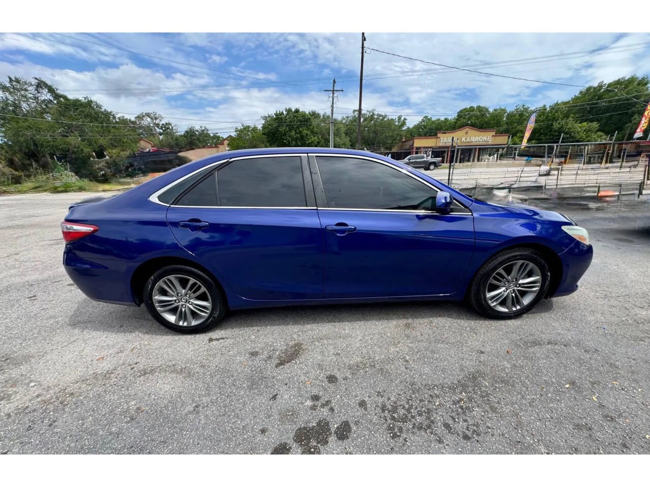 Used 2015 Toyota Camry SE FWD image 7