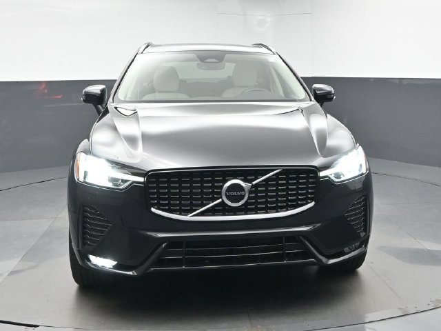 Used 2024 Volvo XC60 B5 Core w/ Climate Package AWD/4WD image 2