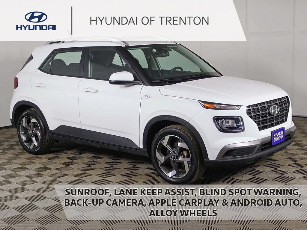 Certified 2024 Hyundai Venue SEL FWD image 1