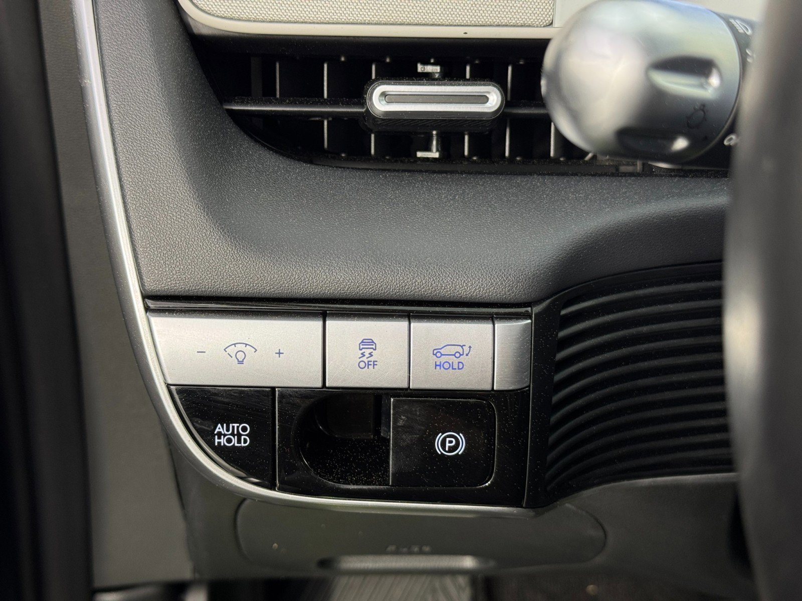 Used 2022 Hyundai Ioniq 5 Limited image 17