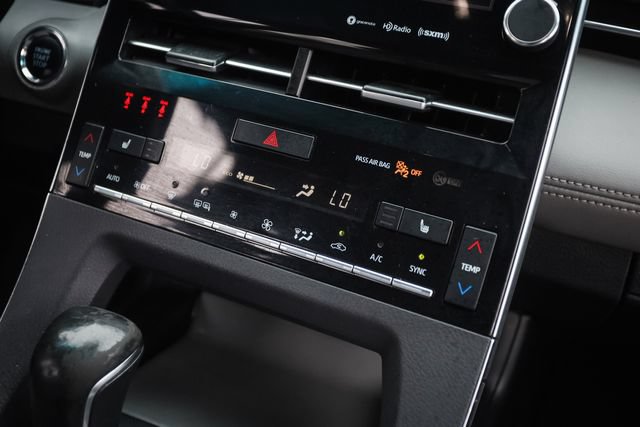 Used 2020 Toyota Avalon XLE w/ Moonroof Package FWD image 29