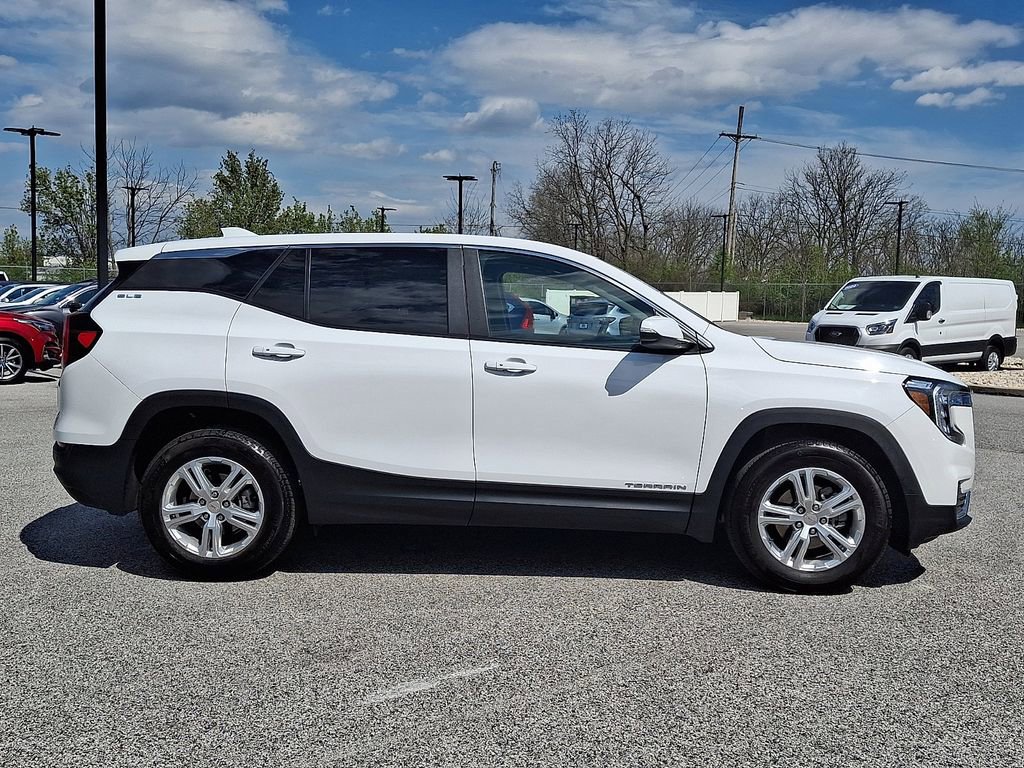 Used 2022 GMC Terrain SLE image 10