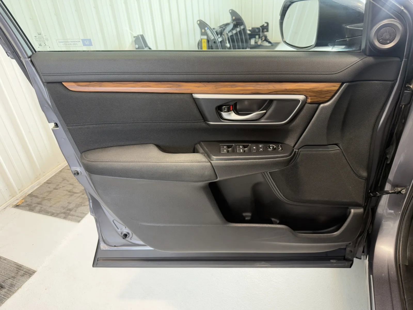 Used 2018 Honda CR-V EX image 8