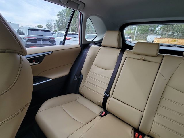 Used 2023 Toyota RAV4 XLE Premium image 4
