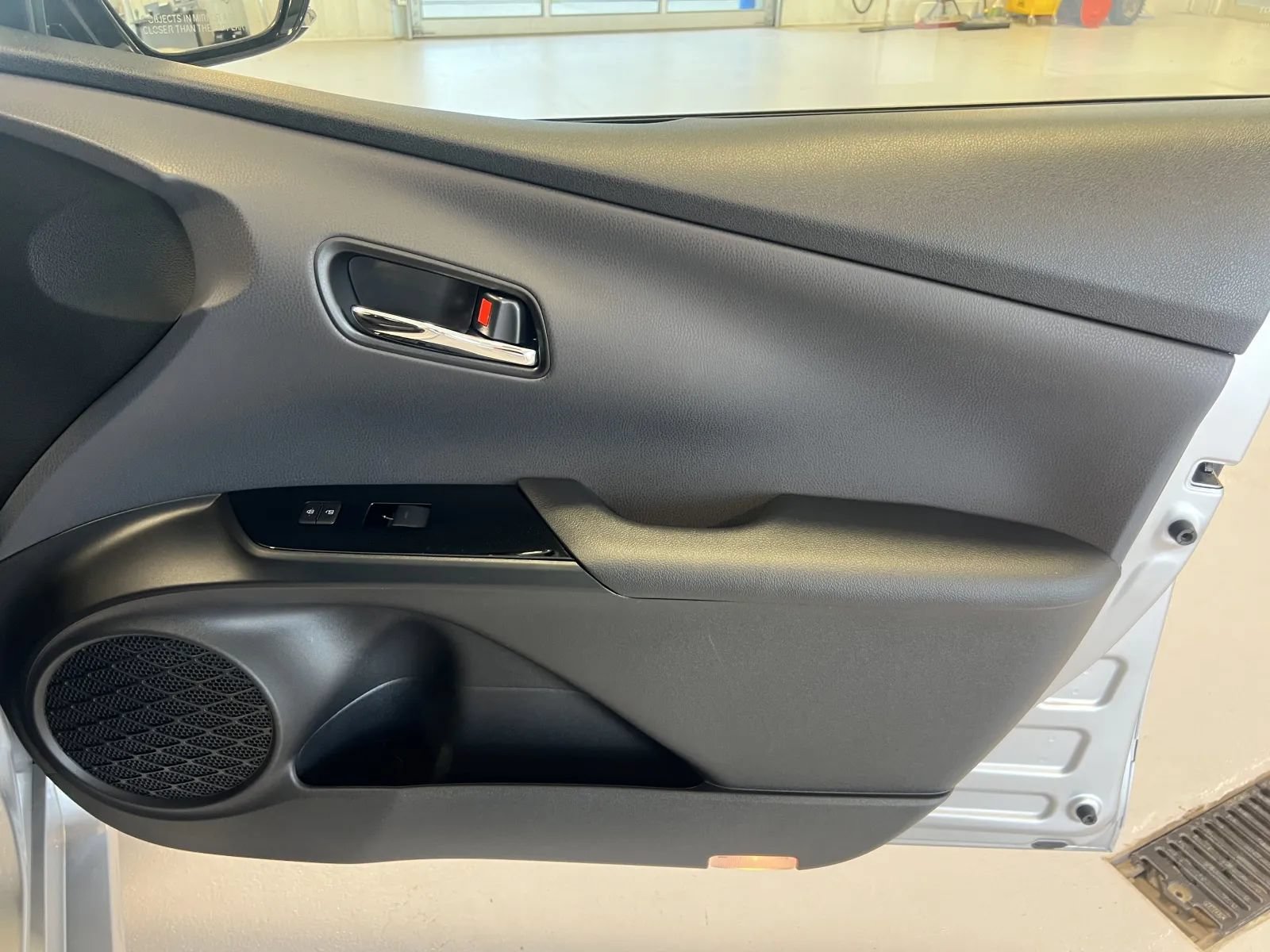 Used 2019 Toyota Prius LE FWD image 26