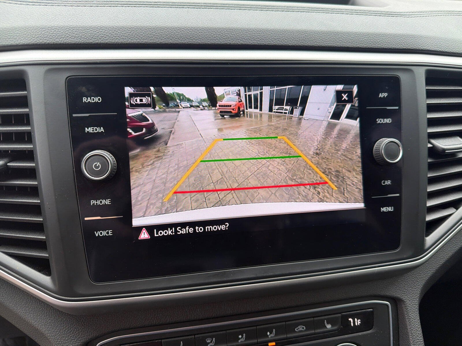 Used 2021 Volkswagen Atlas SE w/ Panoramic Sunroof Package AWD/4WD image 16