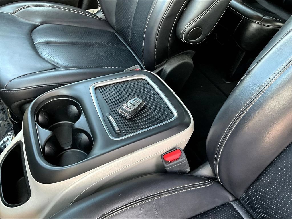 Used 2023 Chrysler Pacifica Touring-L FWD image 35