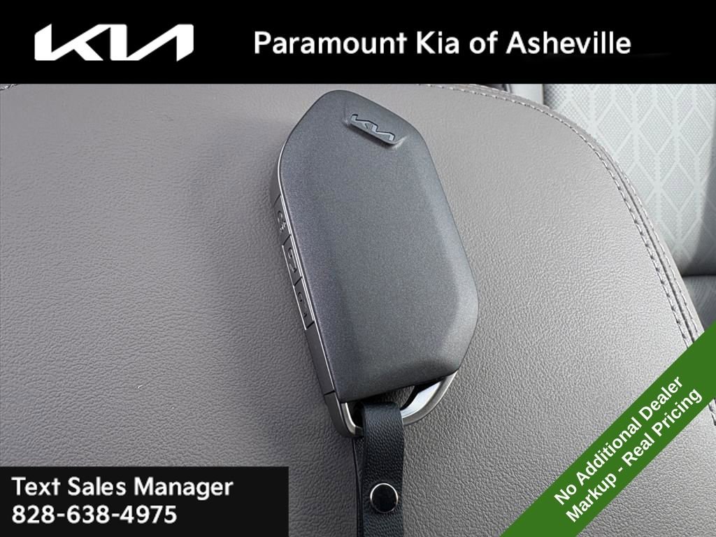 New 2026 Kia Carnival EX image 27