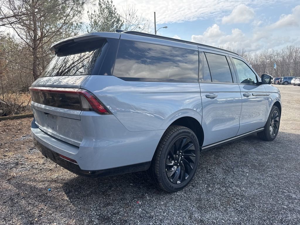New 2026 Lincoln Navigator L Reserve w/ Jet Appearance Package image 10