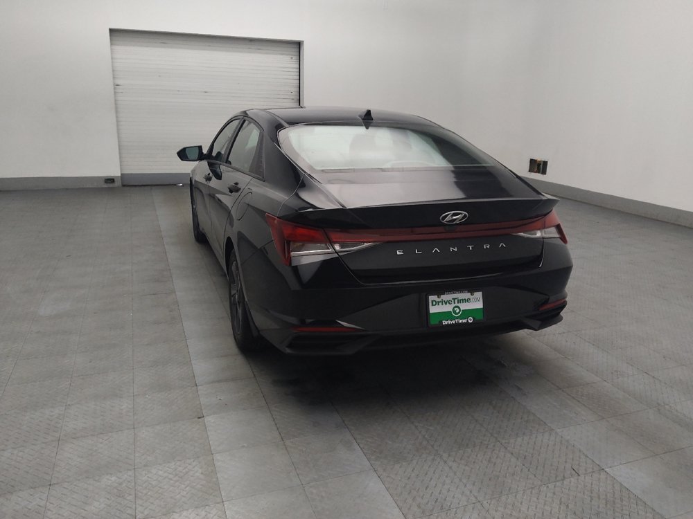 Used 2022 Hyundai Elantra SEL FWD image 5