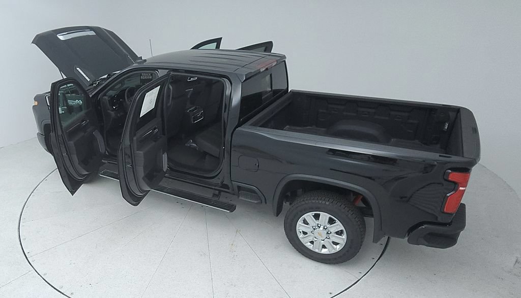 Used 2024 Chevrolet Silverado 2500 High Country w/ Technology Package AWD/4WD image 14