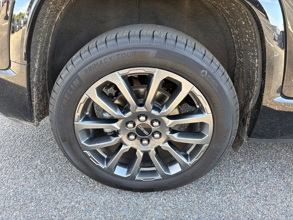 Used 2023 GMC Acadia Denali w/ Black Diamond Edition FWD image 14