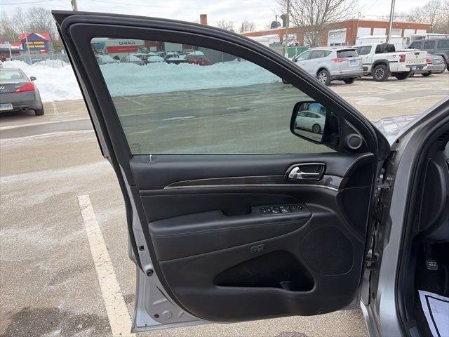 Used 2020 Jeep Grand Cherokee Overland image 19