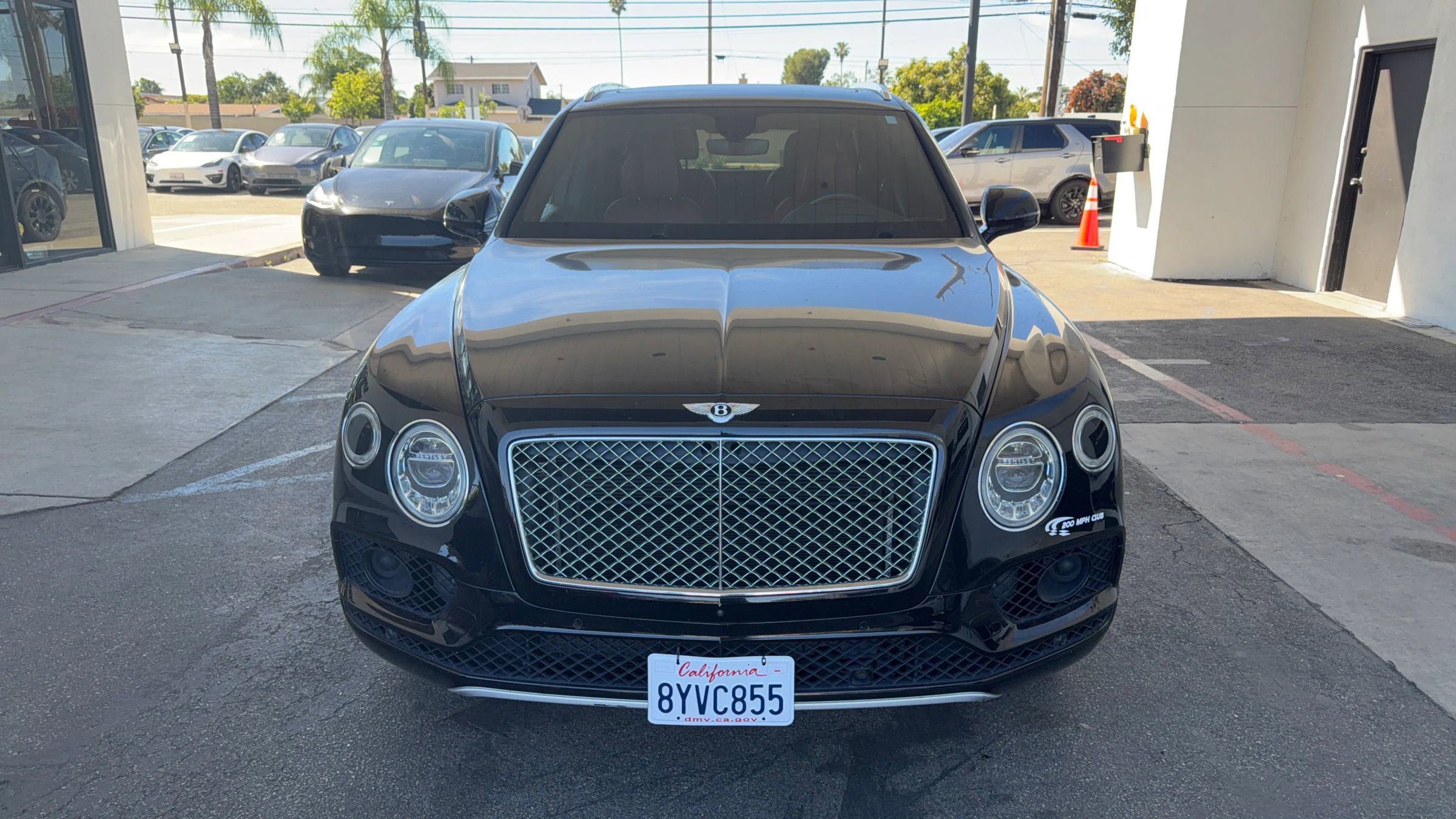 Used 2017 Bentley Bentayga image 2