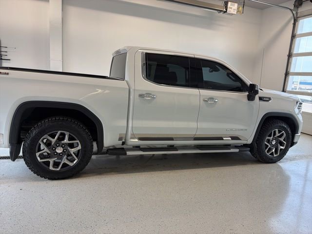 Used 2024 GMC Sierra 1500 SLT w/ SLT Premium Package image 10