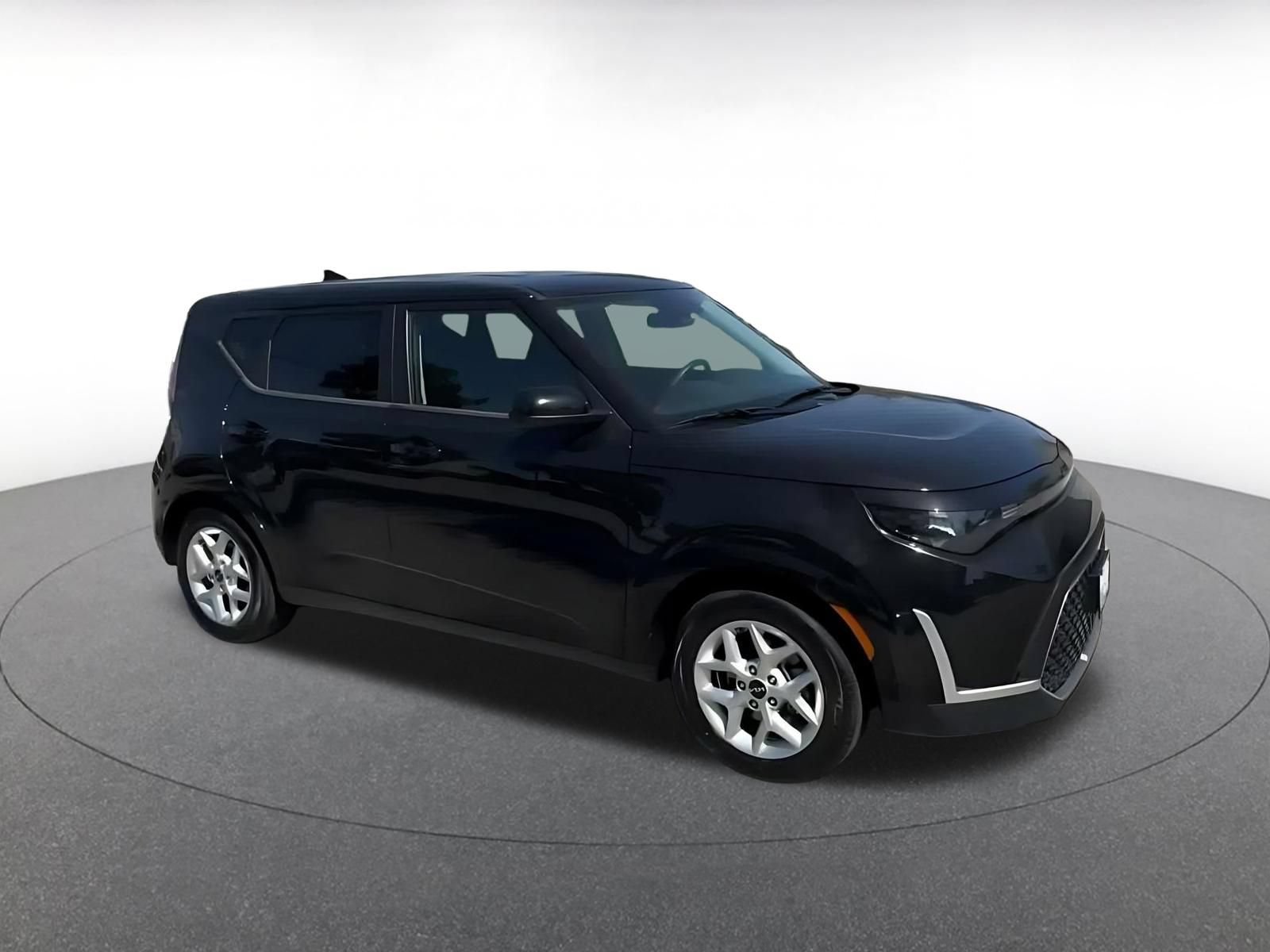 Used 2025 Kia Soul LX w/ LX Technology Package FWD video 2