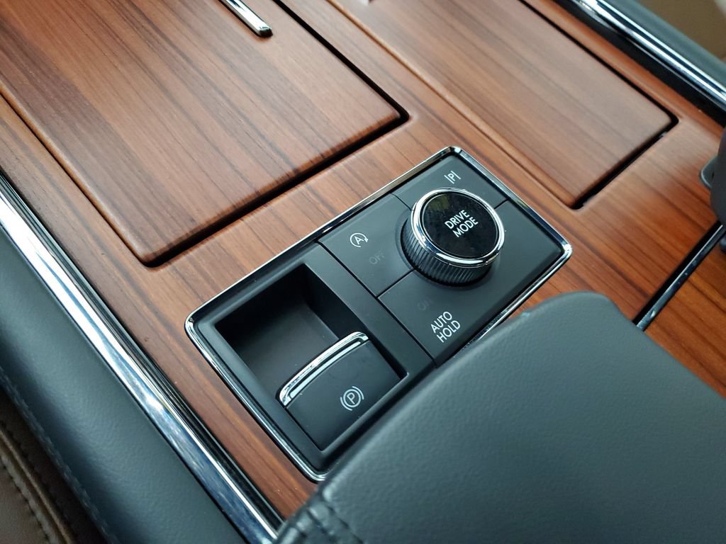 Certified 2024 Lincoln Navigator Reserve w/ Monochromatic Package AWD/4WD image 29