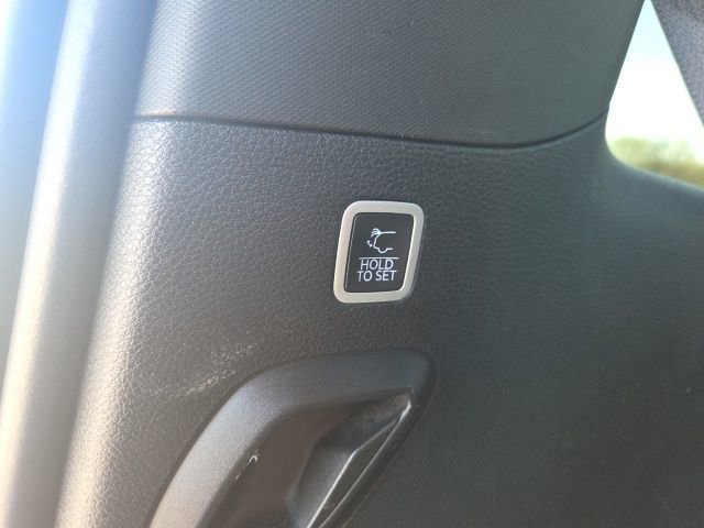 Used 2022 Jeep Wagoneer Series III w/ Premium Group I image 15