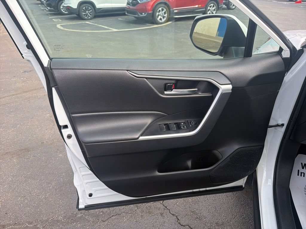 Used 2023 Toyota RAV4 XLE AWD/4WD image 21
