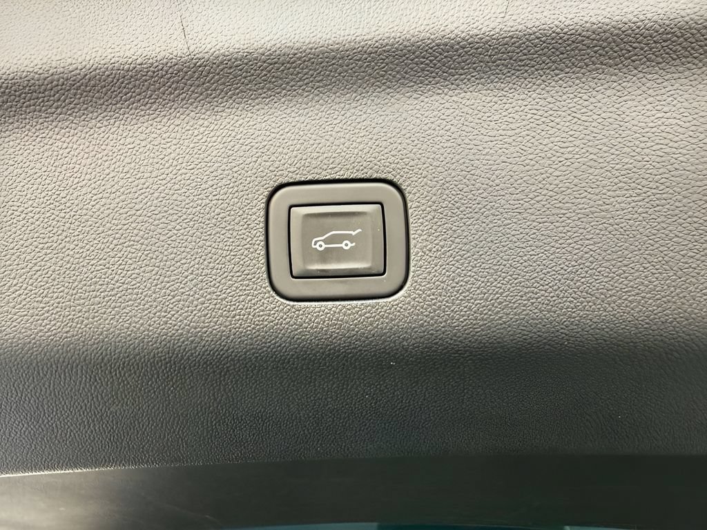 Used 2025 Chevrolet Tahoe RST AWD/4WD image 34